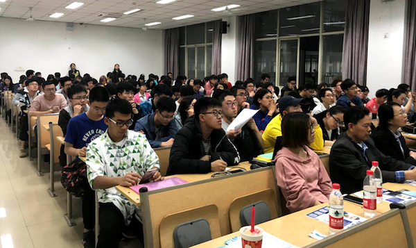 自費出國留學的中介服務如何甄別與使用 來自國家對外的監(jiān)管渠道指導
